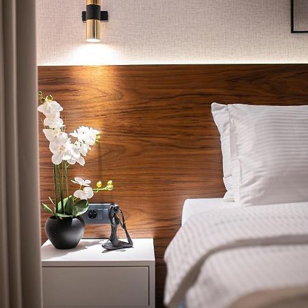 Enyana Luxury Suites Kotor Bagian luar foto