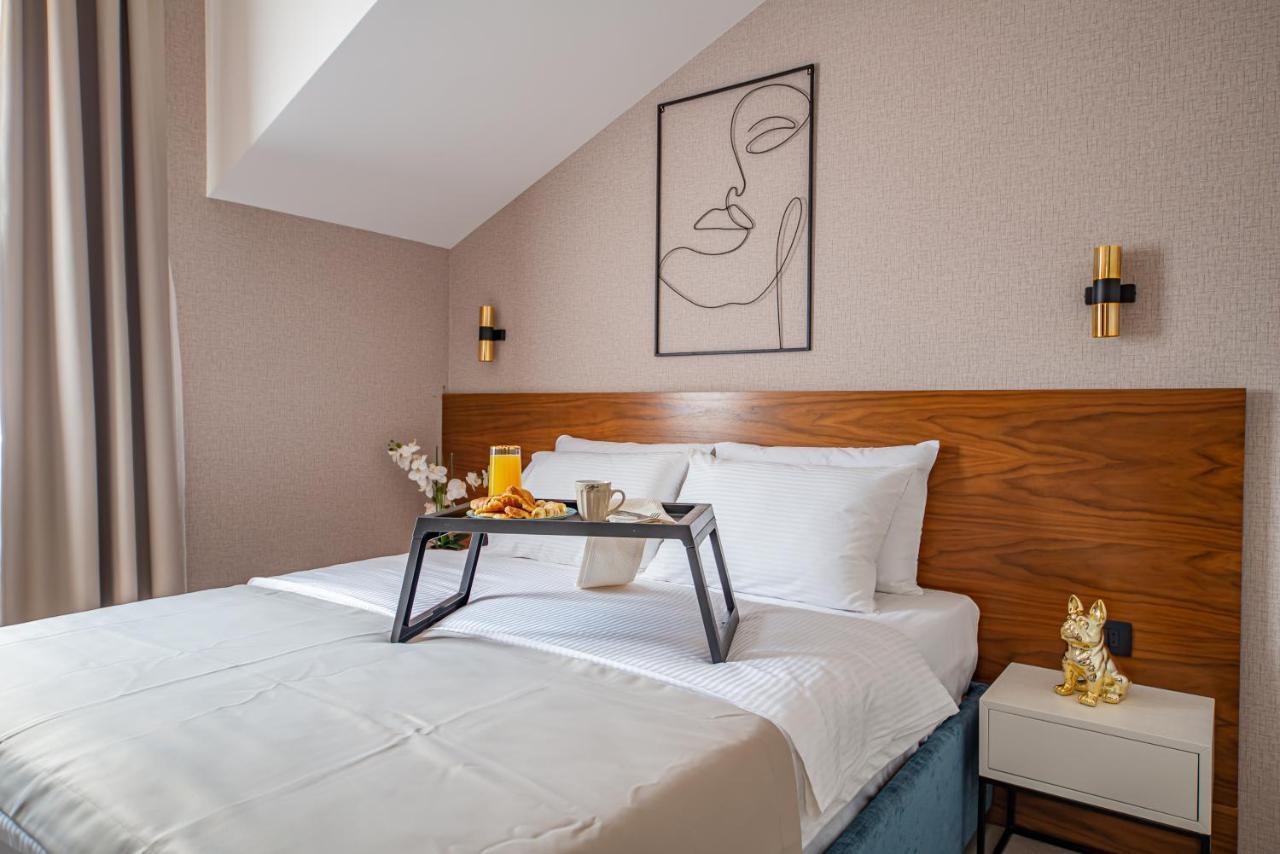 Enyana Luxury Suites Kotor Bagian luar foto