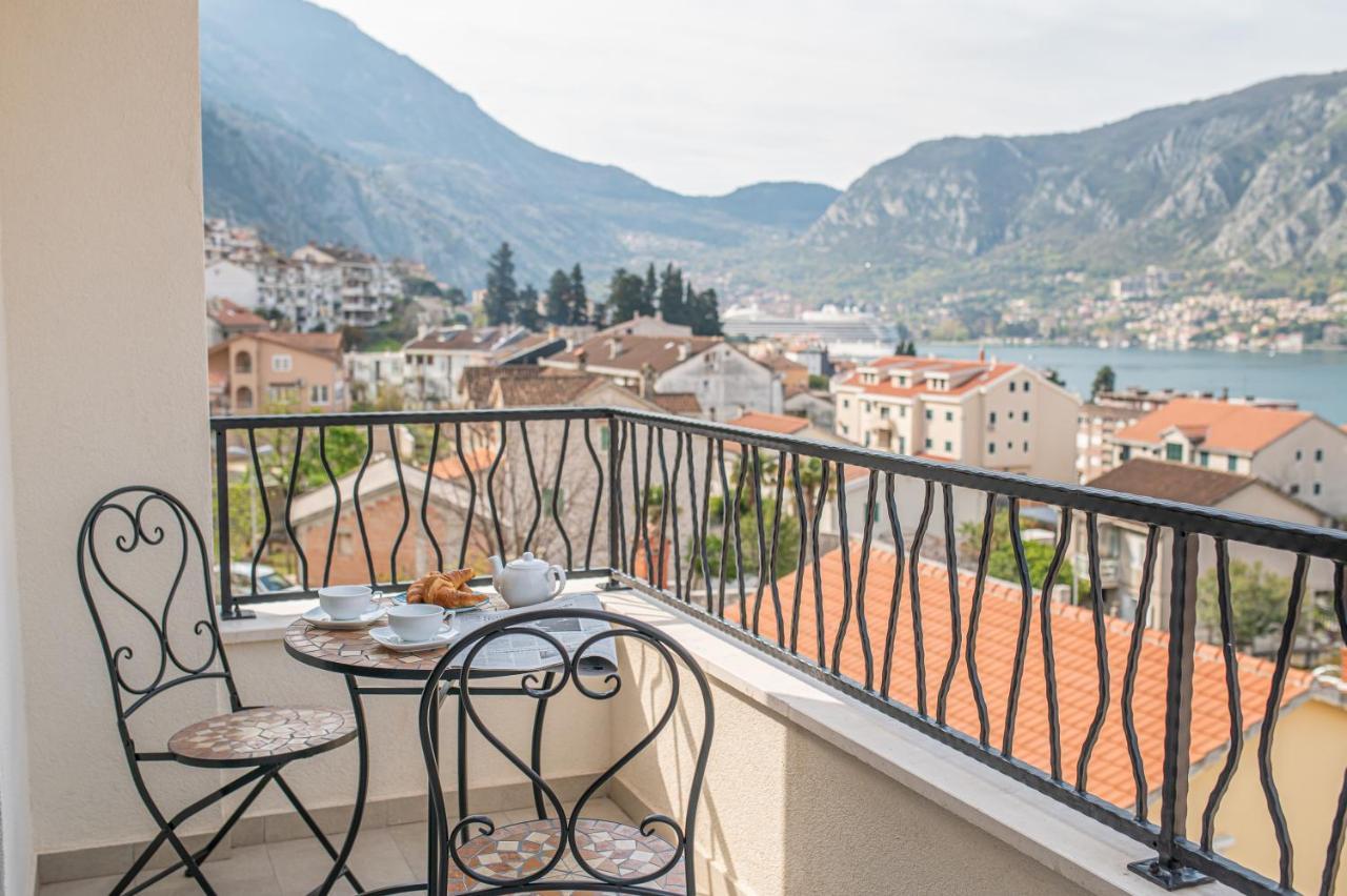 Enyana Luxury Suites Kotor Bagian luar foto
