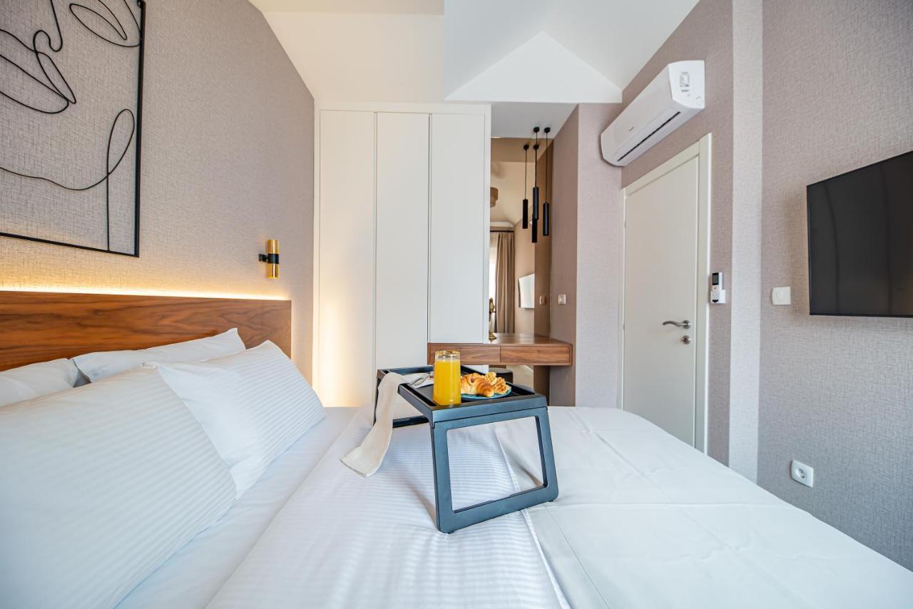 Enyana Luxury Suites Kotor Bagian luar foto