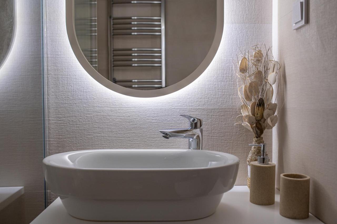 Enyana Luxury Suites Kotor Bagian luar foto