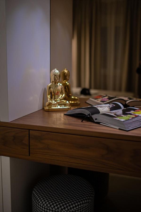 Enyana Luxury Suites Kotor Bagian luar foto
