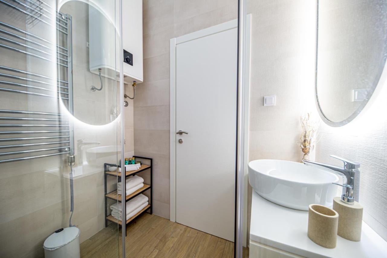 Enyana Luxury Suites Kotor Bagian luar foto