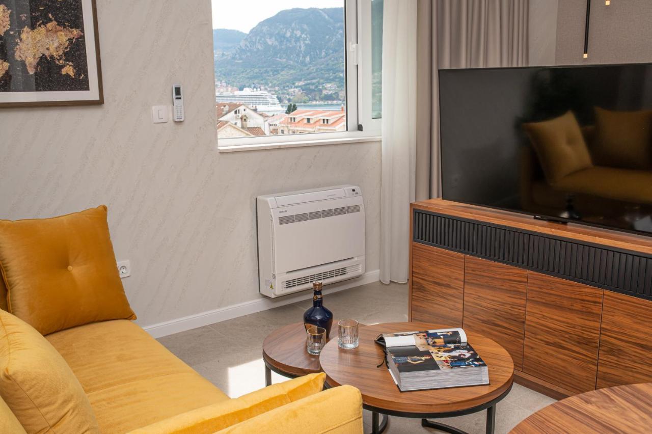 Enyana Luxury Suites Kotor Bagian luar foto