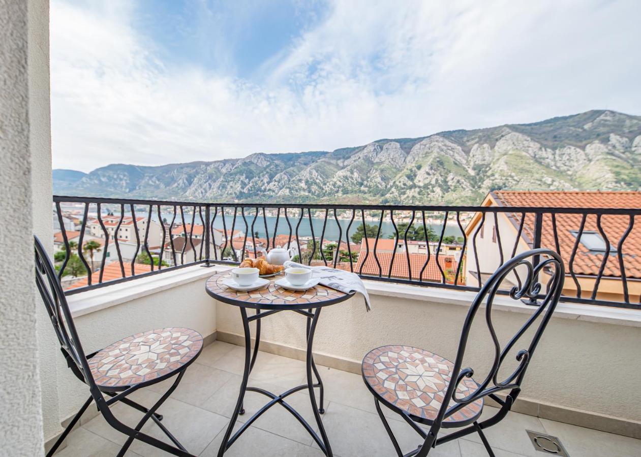 Enyana Luxury Suites Kotor Bagian luar foto