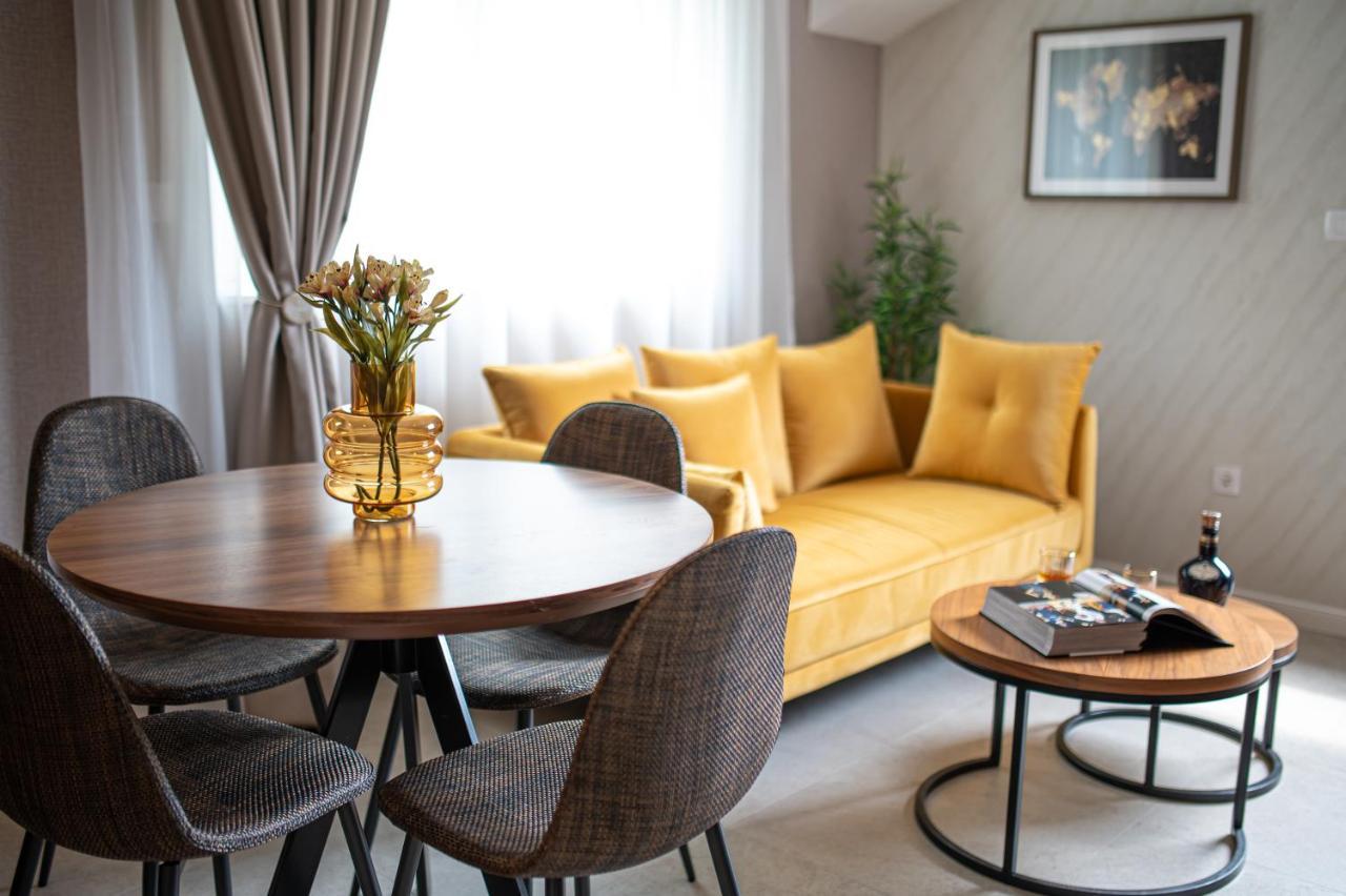 Enyana Luxury Suites Kotor Bagian luar foto