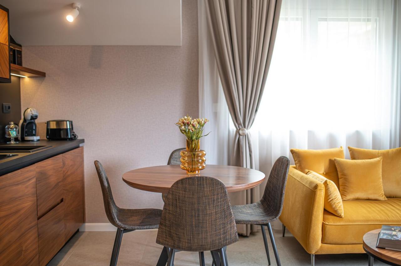 Enyana Luxury Suites Kotor Bagian luar foto