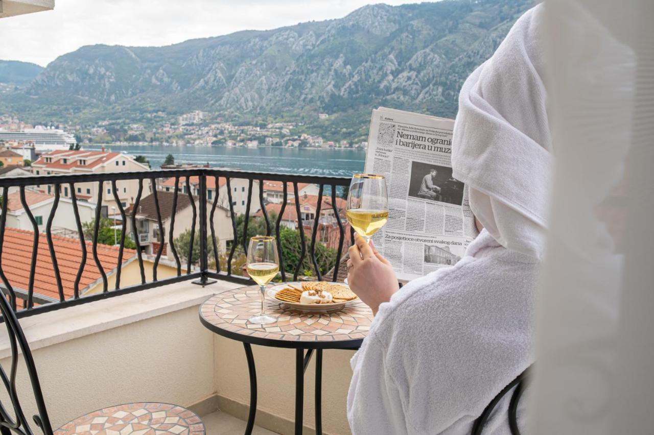 Enyana Luxury Suites Kotor Bagian luar foto